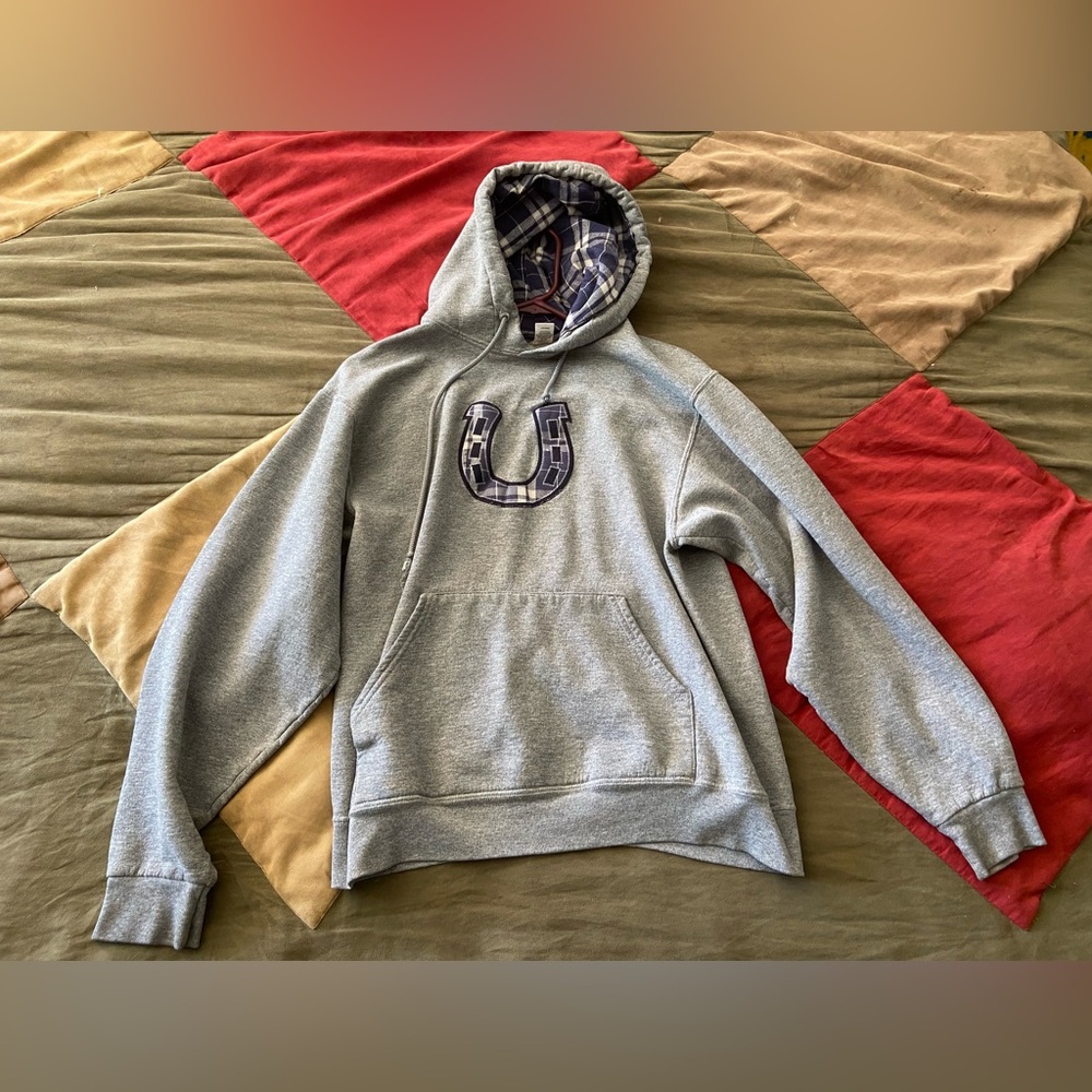 Horseshoe sweater